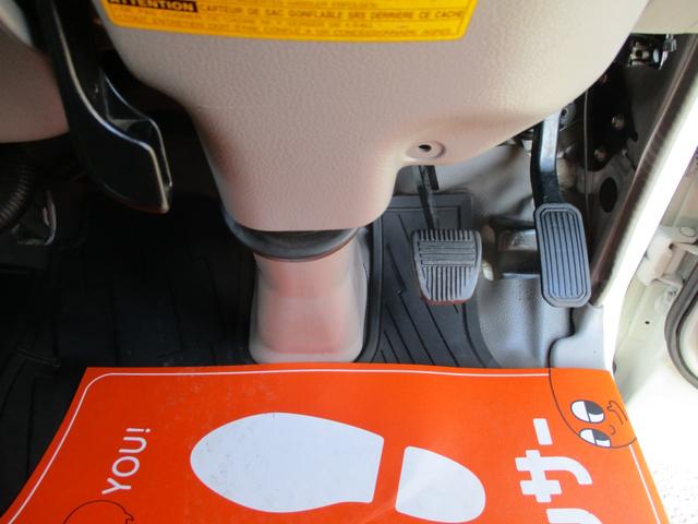 デュトロ ２トン　標準ロング　アルミバン　６ＡＴ　全低床　バックカメラ　荷寸４２２－１７５－２０４　サイドドア　ラッシングレール左右２段ずつ　リア観音扉　左電格ミラー　ターボ　１３６馬力　ＡＢＳ　後輪灯　日野自動車製　両側オーバーヘッドコンソール　２ｔ　２Ｔ　ＡＴ（52枚目）