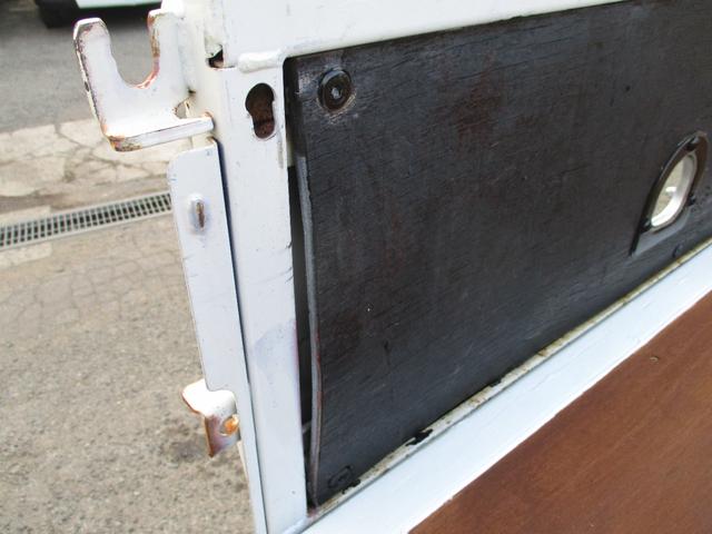 デュトロ ２トン　Ｗキャブ　全低床　６速ＡＴ　荷寸３３６／１８９／３６　乗車定員７人　ワイドロング　床板新品張替え　ＥＴＣ　ナビ　ロープ穴左右３箇所対　リアパワーウィンドウ　リアクーラー　リアヒーター　坂道発進補助装置　横滑り防止装置　ダブルキャブ　２ｔ　２Ｔ　架装可（32枚目）