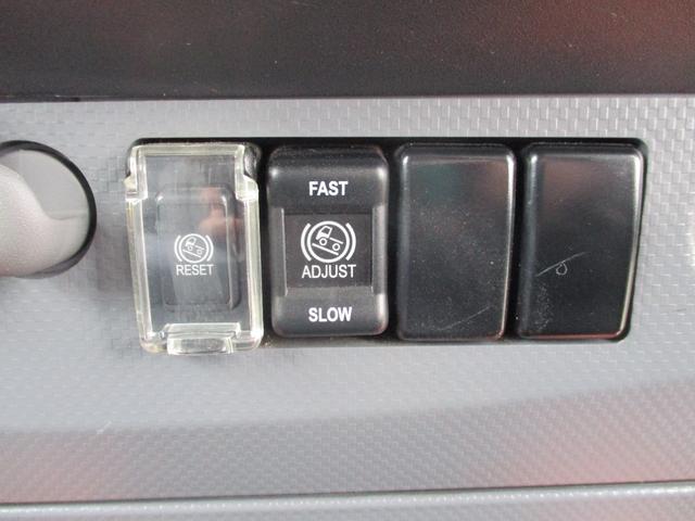 エルフトラック ２トン　標準ロング　垂直パワーゲート　高床　６速ＭＴ　縞鉄板　荷寸４２９－１７８－３７　新明和製　昇降６００ｋｇ　ＰＧ面：縦９１ｃｍ（１０６ｃｍ）－横１７８ｃｍ　欄干　バックカメラ　ＥＴＣ　アオリ開閉補助装置　地上高９８ｃｍ　１ナンバー　架装　２ｔ　２Ｔ（52枚目）