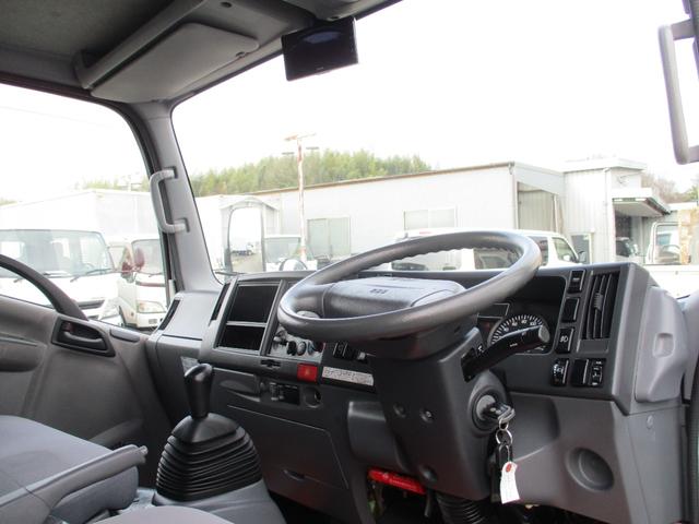 エルフトラック ２トン　標準ロング　垂直パワーゲート　高床　６速ＭＴ　縞鉄板　荷寸４２９－１７８－３７　新明和製　昇降６００ｋｇ　ＰＧ面：縦９１ｃｍ（１０６ｃｍ）－横１７８ｃｍ　欄干　バックカメラ　ＥＴＣ　アオリ開閉補助装置　地上高９８ｃｍ　１ナンバー　架装　２ｔ　２Ｔ（53枚目）