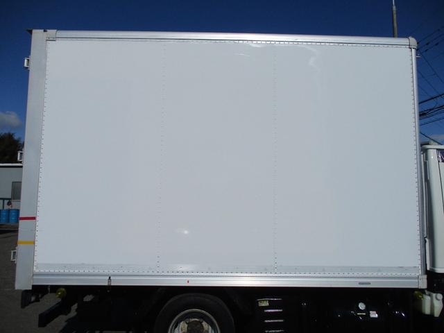 エルフトラック １．４５トン　北村製　パネルバン　４ＷＤ　全低床　５速ＡＴ　荷寸３２０－１７４－２０４　床板ステン　バックカメラ　ラッシングレール２段　庫内フック２ヶ所　左電格ミラー　　Ｂカメラ　ターボ　１１０馬力　４駆　バン　ＡＢＳ　レベライザー　２トン　２Ｔ　２ｔ　架装可（22枚目）