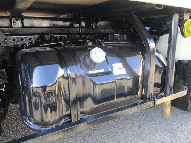 エルフトラック １．４５トン　北村製　パネルバン　４ＷＤ　全低床　５速ＡＴ　荷寸３２０－１７４－２０４　床板ステン　バックカメラ　ラッシングレール２段　庫内フック２ヶ所　左電格ミラー　　Ｂカメラ　ターボ　１１０馬力　４駆　バン　ＡＢＳ　レベライザー　２トン　２Ｔ　２ｔ　架装可（32枚目）