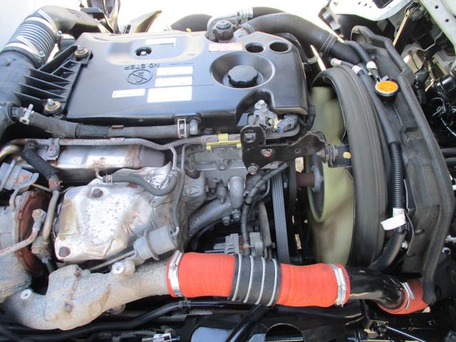 エルフトラック １．４５トン　北村製　パネルバン　４ＷＤ　全低床　５速ＡＴ　荷寸３２０－１７４－２０４　床板ステン　バックカメラ　ラッシングレール２段　庫内フック２ヶ所　左電格ミラー　　Ｂカメラ　ターボ　１１０馬力　４駆　バン　ＡＢＳ　レベライザー　２トン　２Ｔ　２ｔ　架装可（59枚目）