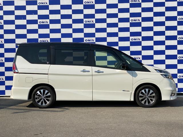 セレナ ハイウェイスター　Ｖセレクション　衝突被害軽減ブレーキ／純正８型ナビ／フルセグＴＶ／アラウンドビューモニター／Ｂｌｕｅｔｏｏｔｈオーディオ／シートヒーター／両側パワースライドドア／クルーズコントロール／ＬＥＤヘッドライト（8枚目）