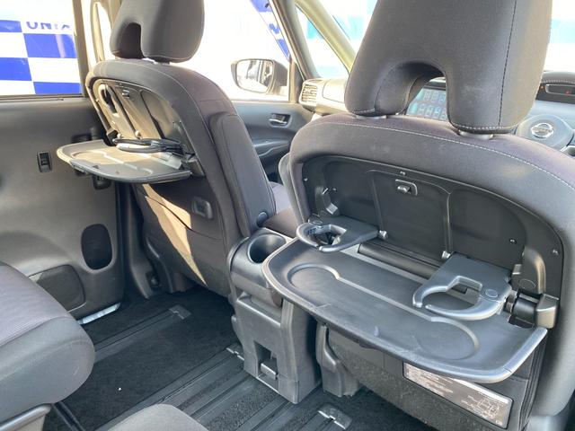 セレナ ハイウェイスター　Ｖセレクション　衝突被害軽減ブレーキ／純正８型ナビ／フルセグＴＶ／アラウンドビューモニター／Ｂｌｕｅｔｏｏｔｈオーディオ／シートヒーター／両側パワースライドドア／クルーズコントロール／ＬＥＤヘッドライト（62枚目）