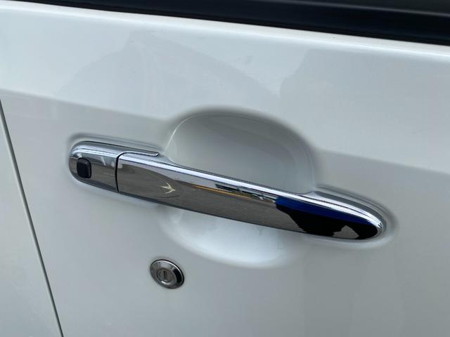ムーヴ カスタム　ＲＳ　ハイパーリミテッドＳＡＩＩＩ　ターボ車／衝突軽減／ナビＴＶ全方カメラ／シートヒーター／Ｂｌｕｅｔｏｏｔｈオーディオ／ＬＥＤヘッドライト／フォグランプ／スマートキー／プッシュスタート／純正アルミホイール（13枚目）
