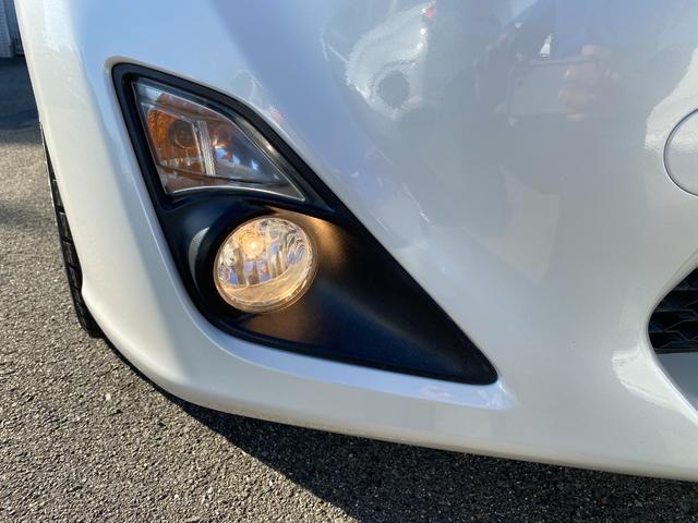 ８６ ＧＴリミテッド　純正ナビ／フルセグ／Ｂカメラ／Ｂｌｕｅｔｏｏｔｈ／シートヒーター／ＨＩＤヘッド／フォグランプ／スマートキー／プッシュスタート／１７インチアルミホイール／（11枚目）