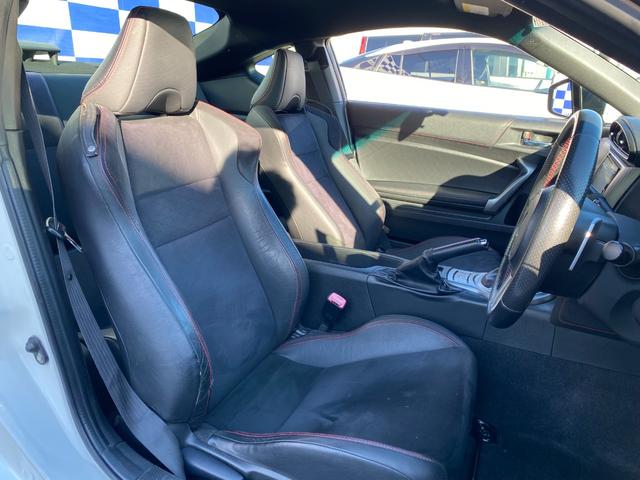 ８６ ＧＴリミテッド　純正ナビ／フルセグ／Ｂカメラ／Ｂｌｕｅｔｏｏｔｈ／シートヒーター／ＨＩＤヘッド／フォグランプ／スマートキー／プッシュスタート／１７インチアルミホイール／（23枚目）