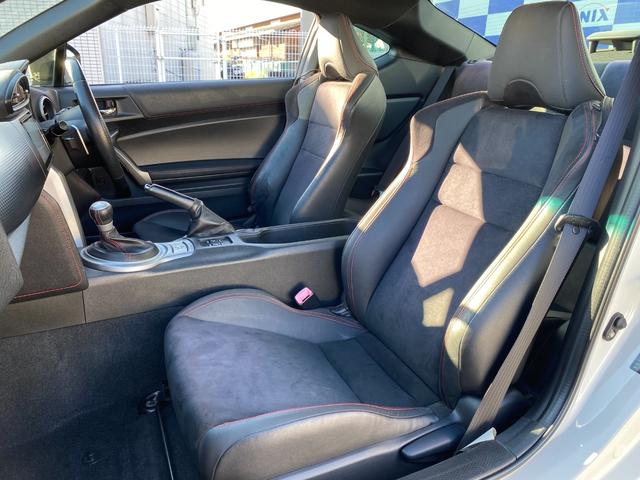 ８６ ＧＴリミテッド　純正ナビ／フルセグ／Ｂカメラ／Ｂｌｕｅｔｏｏｔｈ／シートヒーター／ＨＩＤヘッド／フォグランプ／スマートキー／プッシュスタート／１７インチアルミホイール／（24枚目）