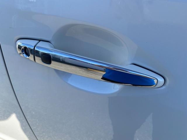 ヴェルファイアハイブリッド ＺＲ　Ｇエディション　純正８型ナビ／フルセグ／全方カメラ／Ｂｌｕｅｔｏｏｔｈ／Ｒモニタ／両側パワスラ／モデリスタエアロ／パワーバックドア／Ｗサンルーフ／アルミホイール／クルーズコントロール（14枚目）