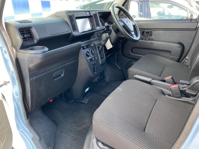 ハイゼットカーゴ スローパーＳＡ３　衝突軽減／ナビ／地デジＴＶ／Ｂカメラ／Ｂｌｕｅｔｏｏｔｈオーディオ／電動ウィンチ／車イス電動固定装置／ＬＥＤヘッドライト／オートマチックハイビーム／オートライト（18枚目）