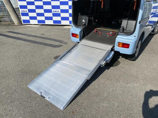 ハイゼットカーゴ スローパーＳＡ３　衝突軽減／ナビ／地デジＴＶ／Ｂカメラ／Ｂｌｕｅｔｏｏｔｈオーディオ／電動ウィンチ／車イス電動固定装置／ＬＥＤヘッドライト／オートマチックハイビーム／オートライト（25枚目）