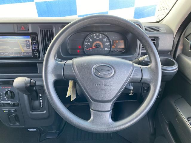 ハイゼットカーゴ スローパーＳＡ３　衝突軽減／ナビ／地デジＴＶ／Ｂカメラ／Ｂｌｕｅｔｏｏｔｈオーディオ／電動ウィンチ／車イス電動固定装置／ＬＥＤヘッドライト／オートマチックハイビーム／オートライト（27枚目）