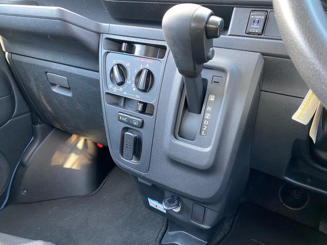 ハイゼットカーゴ スローパーＳＡ３　衝突軽減／ナビ／地デジＴＶ／Ｂカメラ／Ｂｌｕｅｔｏｏｔｈオーディオ／電動ウィンチ／車イス電動固定装置／ＬＥＤヘッドライト／オートマチックハイビーム／オートライト（34枚目）