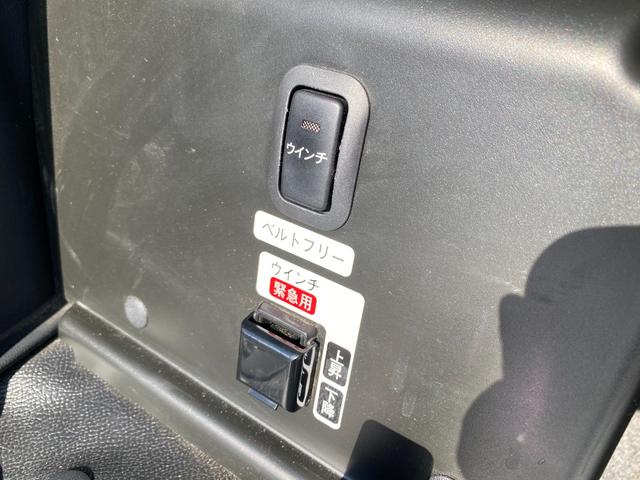 ハイゼットカーゴ スローパーＳＡ３　衝突軽減／ナビ／地デジＴＶ／Ｂカメラ／Ｂｌｕｅｔｏｏｔｈオーディオ／電動ウィンチ／車イス電動固定装置／ＬＥＤヘッドライト／オートマチックハイビーム／オートライト（36枚目）