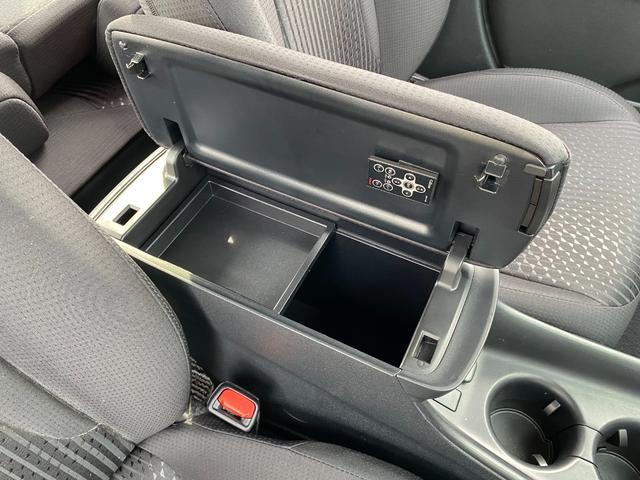 プリウス Sセーフティプラス 衝突軽減/9型ナビ/フルセグ/Bカメラ/Bluetooth/追従クルコン/ヘッドアップディスプレイ/オートマチックハイビーム/パーキングアシスト/スマートキー/プッシュスタート(50枚目)