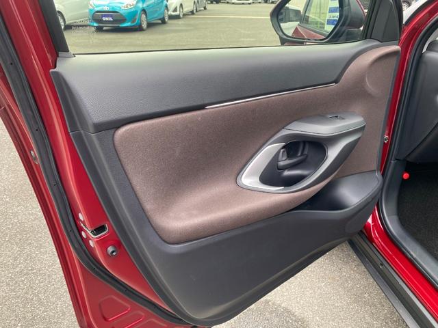 ヤリスクロス ハイブリッドZ 衝突軽減/ナビ/フルセグ/Bカメラ/Bluetooth/シートヒーター/LEDヘッドランプ/レーダークルーズコントロール/ハーフレザーシート/パワーシート/スマートキー/プッシュスタート(23枚目)