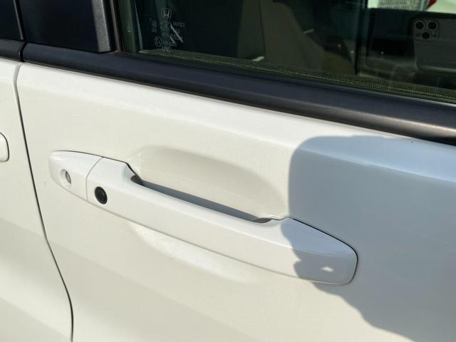 ステップワゴン G ホンダセンシング 衝突軽減/9型ナビ/フルセグ/Bカメラ/両側パワスラ/後席モニタ/Bluetoothオーディオ/舵角支援レーダークルーズコントロール/スマートキー/プッシュスタート(13枚目)