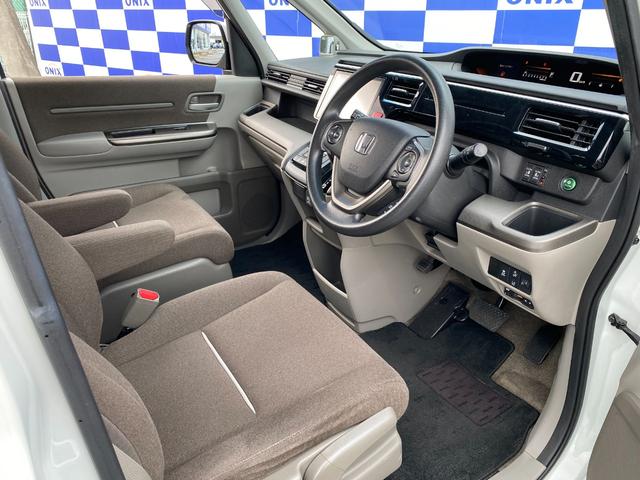 ステップワゴン G ホンダセンシング 衝突軽減/9型ナビ/フルセグ/Bカメラ/両側パワスラ/後席モニタ/Bluetoothオーディオ/舵角支援レーダークルーズコントロール/スマートキー/プッシュスタート(20枚目)