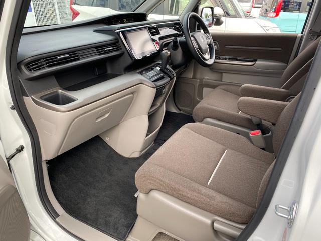 ステップワゴン G ホンダセンシング 衝突軽減/9型ナビ/フルセグ/Bカメラ/両側パワスラ/後席モニタ/Bluetoothオーディオ/舵角支援レーダークルーズコントロール/スマートキー/プッシュスタート(21枚目)