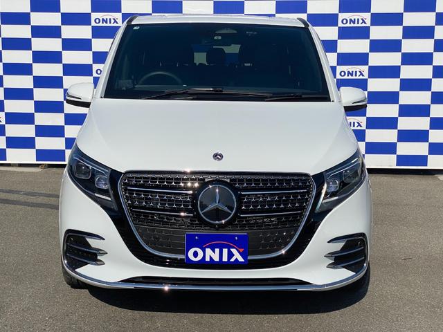 Vクラス V220d AMGラインパッケージ 新車保証継承/ドライビングアシスタンスパッケージ/360°カメラシステム/フリップダウンモニター/両側電動スライドドア/アクティブレーンキーピングアシスト/アダプティブブレーキアシスト(6枚目)