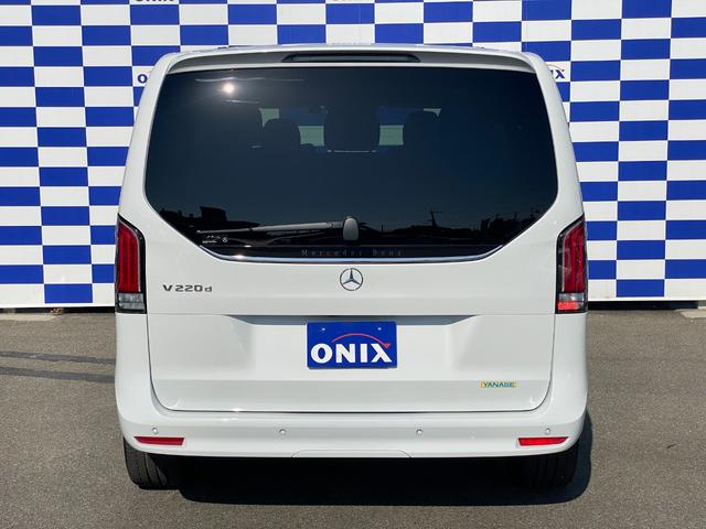 Vクラス V220d AMGラインパッケージ 新車保証継承/ドライビングアシスタンスパッケージ/360°カメラシステム/フリップダウンモニター/両側電動スライドドア/アクティブレーンキーピングアシスト/アダプティブブレーキアシスト(7枚目)