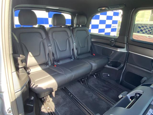 Vクラス V220d AMGラインパッケージ 新車保証継承/ドライビングアシスタンスパッケージ/360°カメラシステム/フリップダウンモニター/両側電動スライドドア/アクティブレーンキーピングアシスト/アダプティブブレーキアシスト(29枚目)