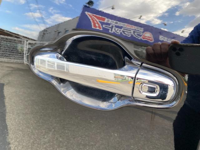 アルファードハイブリッド S タイプゴールドII モデリスタエアロ/メーカーナビ/Rモニター/両側パワスラ/Pバックドア/フルセグTV/バックカメラ/Bluetoothオーディオ/デジタルインナーミラー/レーダークルーズコントロール/ムーンルーフ(18枚目)