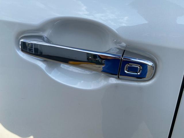 ヴォクシー ＺＳ　煌　衝突軽減／純正ナビ／フルセグ／Ｂカメラ／Ｒモニター／両側パワスラ／Ｂｌｕｅｔｏｏｔｈオーディオ／リアエアコン／クルーズコントロール／ＬＥＤヘッドライト／フォグランプ／スマートキー／プッシュスタート（13枚目）