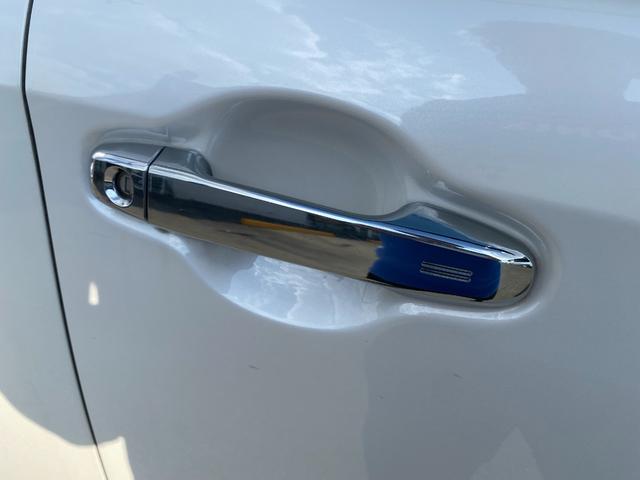 ヴォクシー ＺＳ　煌　衝突軽減／純正ナビ／フルセグ／Ｂカメラ／Ｒモニター／両側パワスラ／Ｂｌｕｅｔｏｏｔｈオーディオ／リアエアコン／クルーズコントロール／ＬＥＤヘッドライト／フォグランプ／スマートキー／プッシュスタート（14枚目）