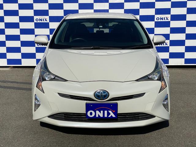 プリウス Ｓツーリングセレクション　衝突軽減／純正ナビ／フルセグ／Ｂカメラ／Ｂｌｕｅｔｏｏｔｈ／レーダークルーズコントロール／シートヒーター／ＬＥＤヘッドライト／フォグランプ／レザーシート／スマートキー／プッシュスタート／（6枚目）