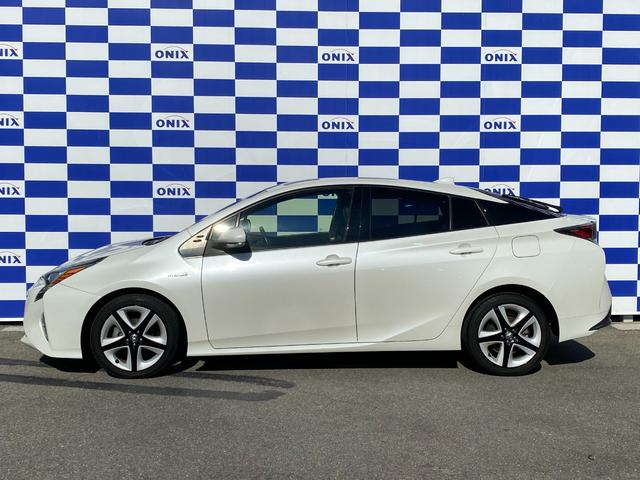 プリウス Ｓツーリングセレクション　衝突軽減／純正ナビ／フルセグ／Ｂカメラ／Ｂｌｕｅｔｏｏｔｈ／レーダークルーズコントロール／シートヒーター／ＬＥＤヘッドライト／フォグランプ／レザーシート／スマートキー／プッシュスタート／（9枚目）