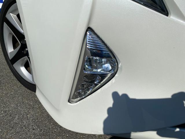 プリウス Ｓツーリングセレクション　衝突軽減／純正ナビ／フルセグ／Ｂカメラ／Ｂｌｕｅｔｏｏｔｈ／レーダークルーズコントロール／シートヒーター／ＬＥＤヘッドライト／フォグランプ／レザーシート／スマートキー／プッシュスタート／（11枚目）