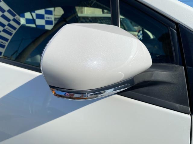 プリウス Ｓツーリングセレクション　衝突軽減／純正ナビ／フルセグ／Ｂカメラ／Ｂｌｕｅｔｏｏｔｈ／レーダークルーズコントロール／シートヒーター／ＬＥＤヘッドライト／フォグランプ／レザーシート／スマートキー／プッシュスタート／（12枚目）