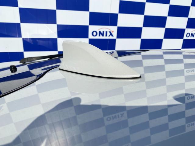 プリウス Ｓツーリングセレクション　衝突軽減／純正ナビ／フルセグ／Ｂカメラ／Ｂｌｕｅｔｏｏｔｈ／レーダークルーズコントロール／シートヒーター／ＬＥＤヘッドライト／フォグランプ／レザーシート／スマートキー／プッシュスタート／（15枚目）