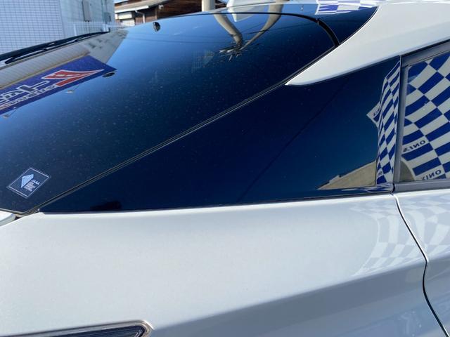 プリウス Ｓツーリングセレクション　衝突軽減／純正ナビ／フルセグ／Ｂカメラ／Ｂｌｕｅｔｏｏｔｈ／レーダークルーズコントロール／シートヒーター／ＬＥＤヘッドライト／フォグランプ／レザーシート／スマートキー／プッシュスタート／（18枚目）