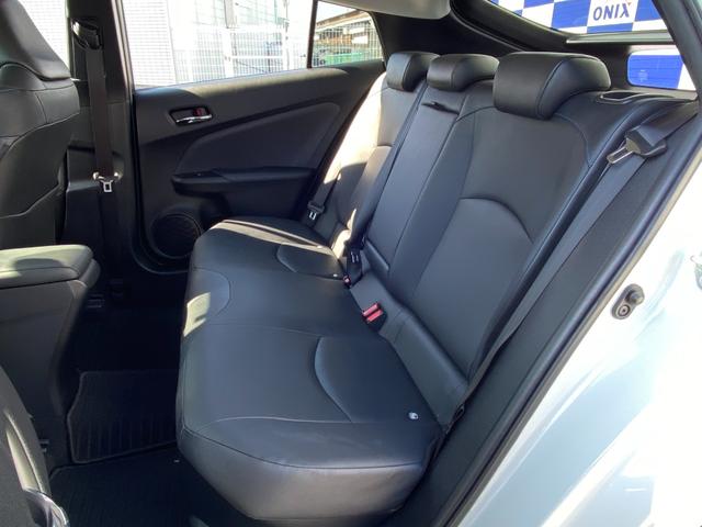 プリウス Ｓツーリングセレクション　衝突軽減／純正ナビ／フルセグ／Ｂカメラ／Ｂｌｕｅｔｏｏｔｈ／レーダークルーズコントロール／シートヒーター／ＬＥＤヘッドライト／フォグランプ／レザーシート／スマートキー／プッシュスタート／（31枚目）