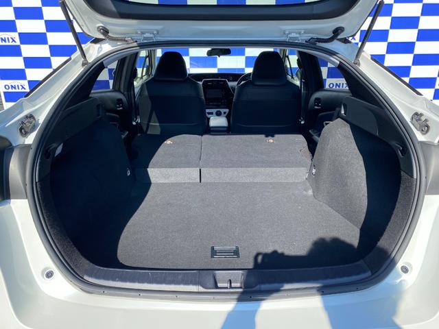 プリウス Ｓツーリングセレクション　衝突軽減／純正ナビ／フルセグ／Ｂカメラ／Ｂｌｕｅｔｏｏｔｈ／レーダークルーズコントロール／シートヒーター／ＬＥＤヘッドライト／フォグランプ／レザーシート／スマートキー／プッシュスタート／（33枚目）