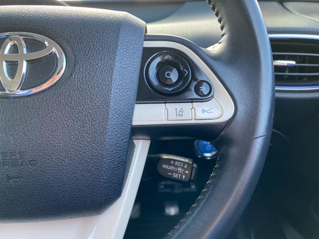 プリウス Ｓツーリングセレクション　衝突軽減／純正ナビ／フルセグ／Ｂカメラ／Ｂｌｕｅｔｏｏｔｈ／レーダークルーズコントロール／シートヒーター／ＬＥＤヘッドライト／フォグランプ／レザーシート／スマートキー／プッシュスタート／（35枚目）