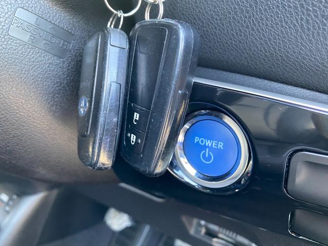 プリウス Ｓツーリングセレクション　衝突軽減／純正ナビ／フルセグ／Ｂカメラ／Ｂｌｕｅｔｏｏｔｈ／レーダークルーズコントロール／シートヒーター／ＬＥＤヘッドライト／フォグランプ／レザーシート／スマートキー／プッシュスタート／（39枚目）