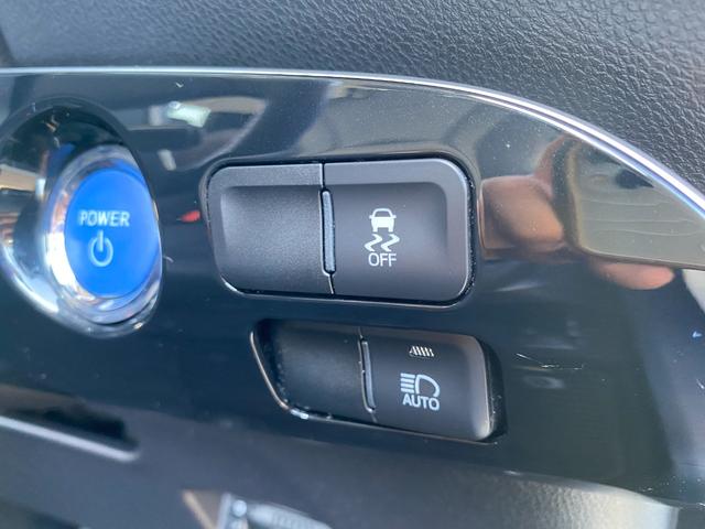 プリウス Ｓツーリングセレクション　衝突軽減／純正ナビ／フルセグ／Ｂカメラ／Ｂｌｕｅｔｏｏｔｈ／レーダークルーズコントロール／シートヒーター／ＬＥＤヘッドライト／フォグランプ／レザーシート／スマートキー／プッシュスタート／（40枚目）