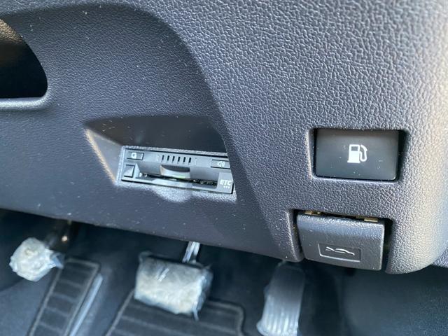 プリウス Ｓツーリングセレクション　衝突軽減／純正ナビ／フルセグ／Ｂカメラ／Ｂｌｕｅｔｏｏｔｈ／レーダークルーズコントロール／シートヒーター／ＬＥＤヘッドライト／フォグランプ／レザーシート／スマートキー／プッシュスタート／（41枚目）