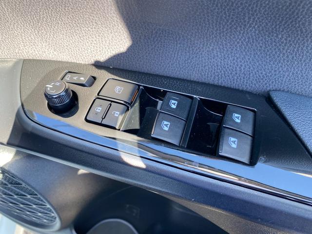 プリウス Ｓツーリングセレクション　衝突軽減／純正ナビ／フルセグ／Ｂカメラ／Ｂｌｕｅｔｏｏｔｈ／レーダークルーズコントロール／シートヒーター／ＬＥＤヘッドライト／フォグランプ／レザーシート／スマートキー／プッシュスタート／（42枚目）