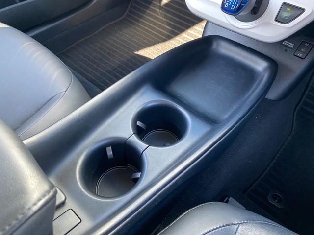 プリウス Ｓツーリングセレクション　衝突軽減／純正ナビ／フルセグ／Ｂカメラ／Ｂｌｕｅｔｏｏｔｈ／レーダークルーズコントロール／シートヒーター／ＬＥＤヘッドライト／フォグランプ／レザーシート／スマートキー／プッシュスタート／（52枚目）