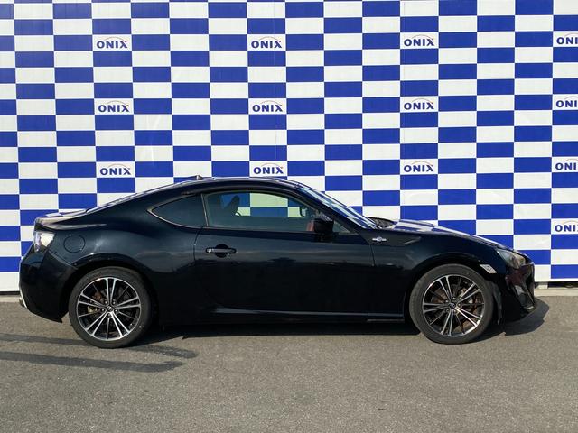 ８６ ＧＴ　６速ＭＴ車／スマートキー／プッシュスタート／ディスプレイオーディオ／ＨＩＤヘッドライト／フォグライト／純正アルミホイール／バッテリー新品／消耗品新品（8枚目）