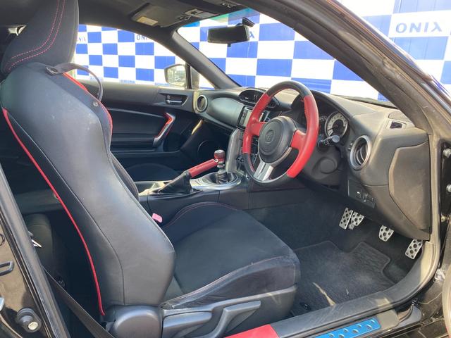 ８６ ＧＴ　６速ＭＴ車／スマートキー／プッシュスタート／ディスプレイオーディオ／ＨＩＤヘッドライト／フォグライト／純正アルミホイール／バッテリー新品／消耗品新品（19枚目）