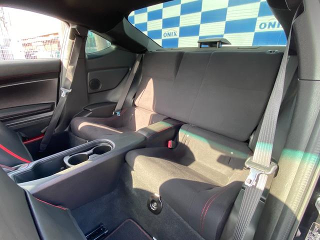８６ ＧＴ　６速ＭＴ車／スマートキー／プッシュスタート／ディスプレイオーディオ／ＨＩＤヘッドライト／フォグライト／純正アルミホイール／バッテリー新品／消耗品新品（26枚目）