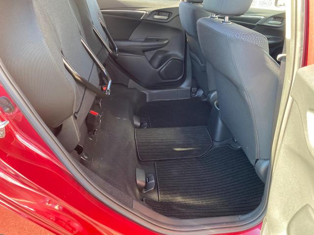 フィット 13G・F 衝突軽減/純正ナビ/Bカメラ/Bluetooth/レーダークルーズコントロール/スマートキー/プッシュスタート/レーンキープアシスト/ETC(27枚目)