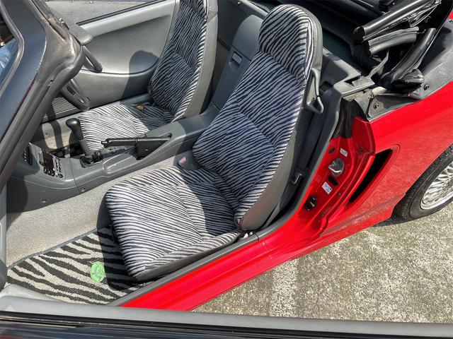 ベースグレード　５ＭＴ　全塗装　オープンカー　ソフトトップ　前後異形アルミホイール　エアコン　ミッドシップ(25枚目)