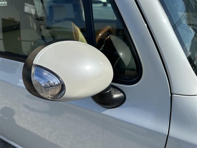 アルトラパン X ローダウン 車高調 リアアジャストラテラルロッド ミニライトホイール 社外エアークリーナー 10thアニバーサリーグリル フルセグナビ ウッドステアリング スマートキー 電動格納式ウインカーミラー(27枚目)